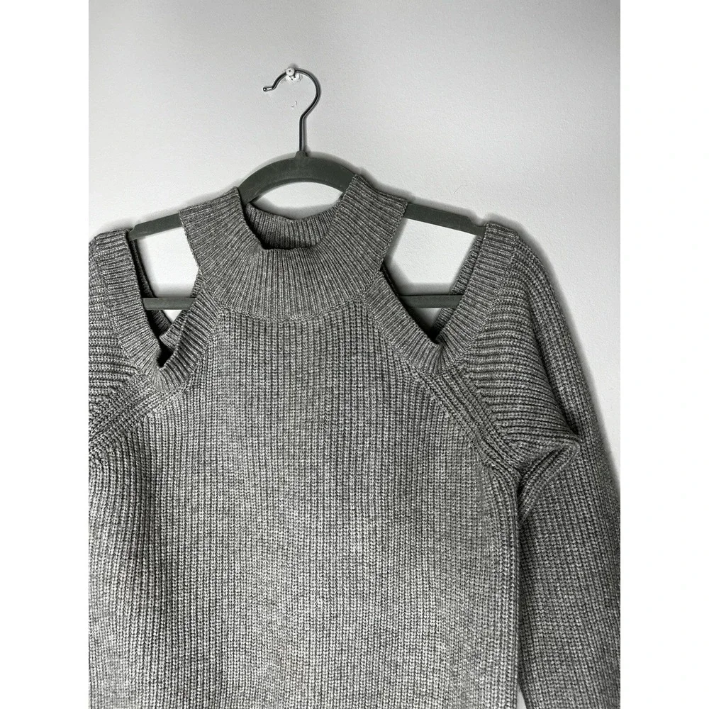 ASTR The Label Sweater Small Grey Cold Shoulder Mock Neck Ribbed Versatile Chic